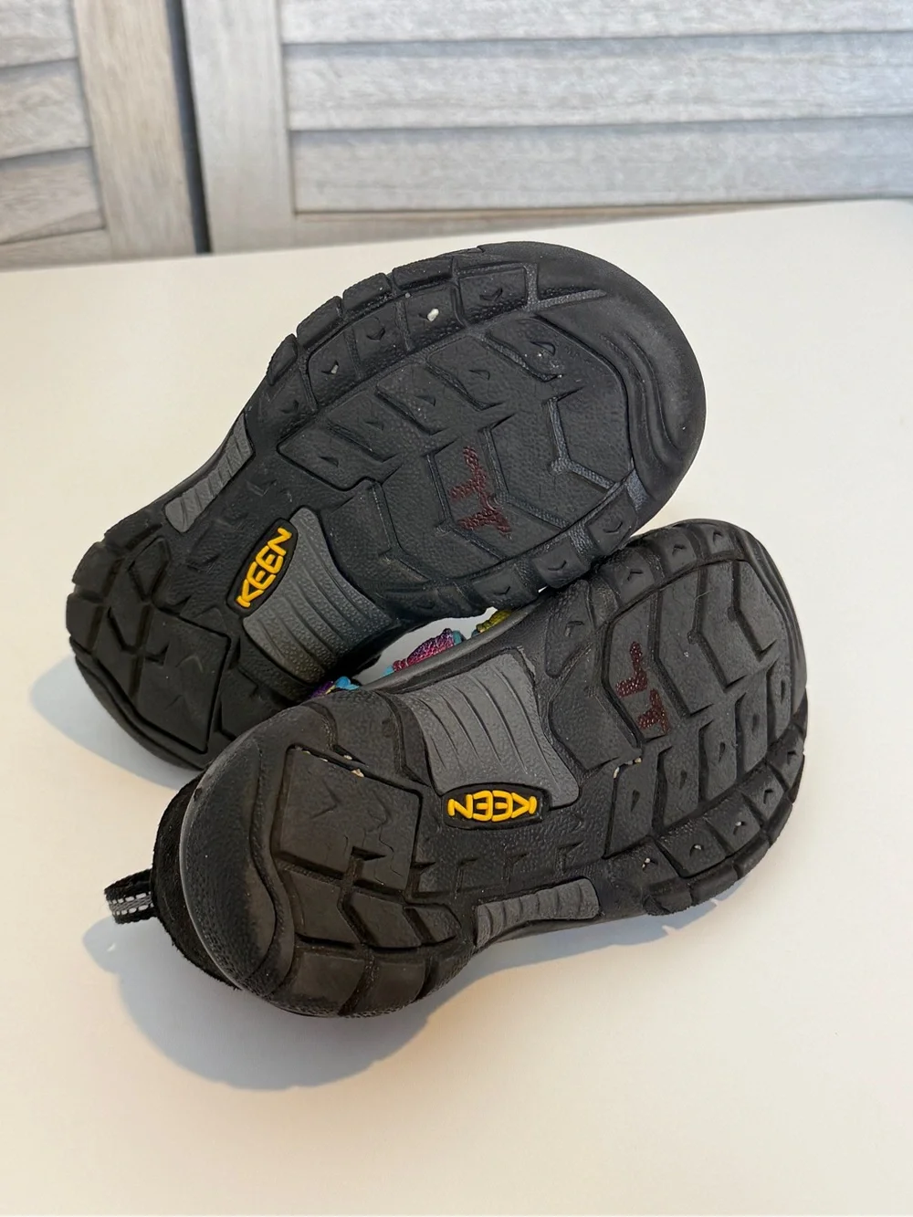 KEEN Newport H2 Kids Size 10 Rainbow Tie Dye Water Hiking Sandals